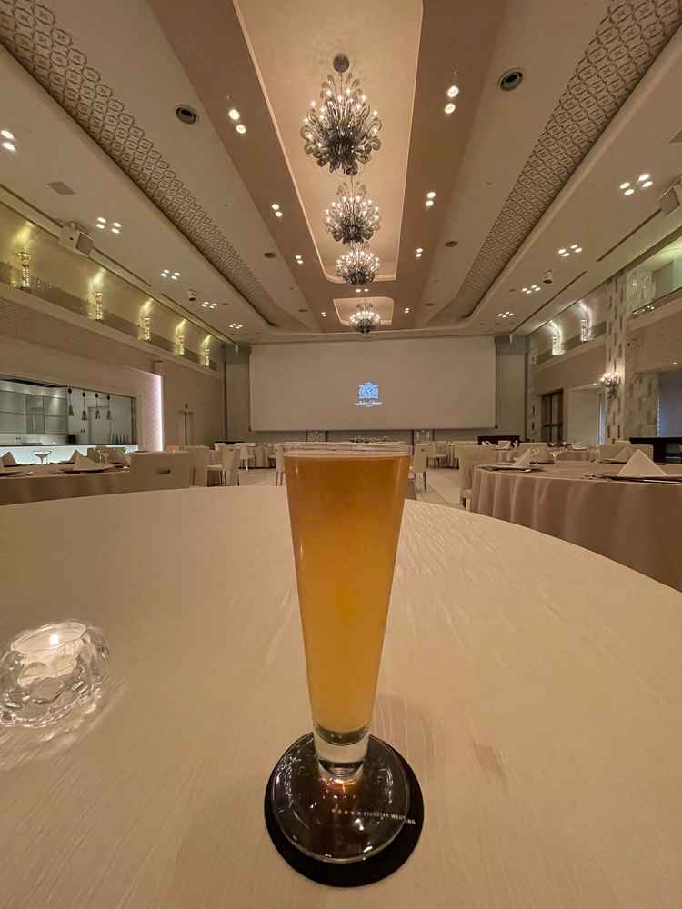 お食事の場所が披露宴会場だったのはびっくりでした。2人でこの場所を使わさせていただいて凄く贅沢でした