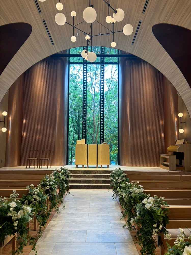 チャペル。開放感とオシャレさのバランスがいい。