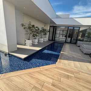 テラスのプールです。