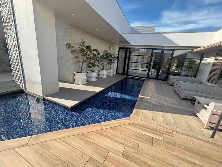 テラスのプールです。