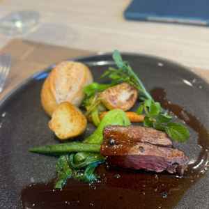 試食会のメイン料理になります。お肉がとても柔らかくて美味しかったです。