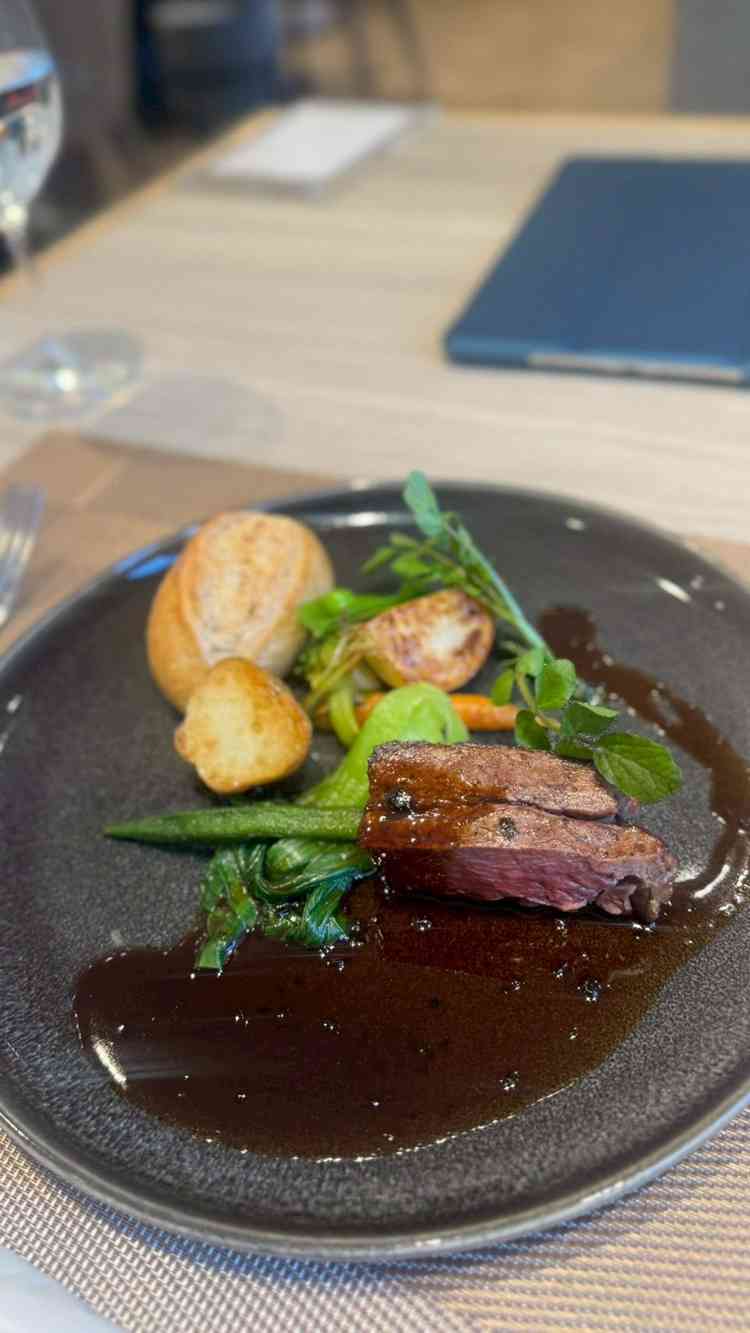 試食会のメイン料理になります。お肉がとても柔らかくて美味しかったです。