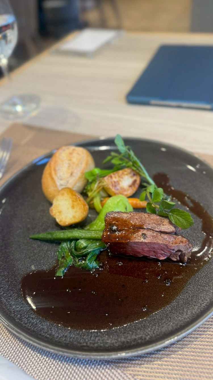 試食会のメイン料理になります。お肉がとても柔らかくて美味しかったです。