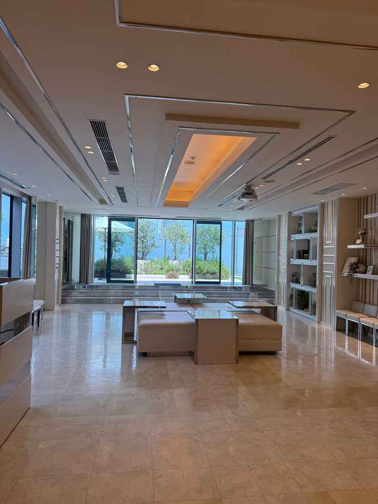 ゲストに待ってもらうラウンジ。早めについても待合室が無いという心配が無いので素晴らしい！