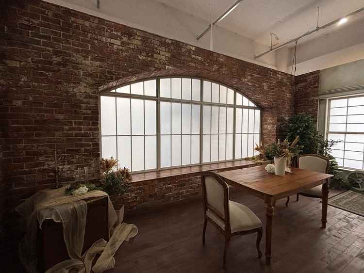 フォトスタジオ。スタジオが式場に入っていて、おしゃれな写真が撮れそうでいいなと感じた。