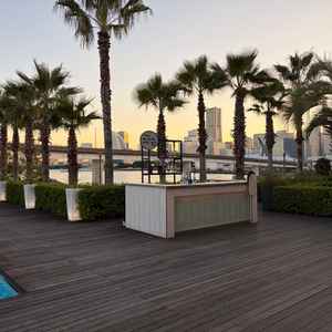 ガーデンからみなとみらいの景色を見ることができます。