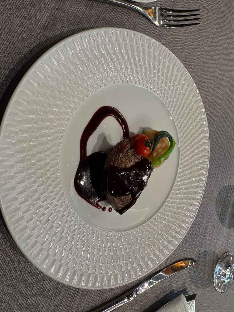 料理は前評判通りで、ゲストにも喜ばれると確信した。