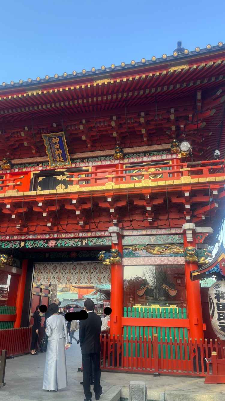 ちょうど挙式をされている方がいらっしゃり、プランナーの方の計らいで見学させていただきました。