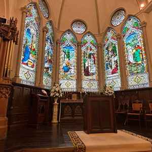 本館のチャペルの祭壇付近