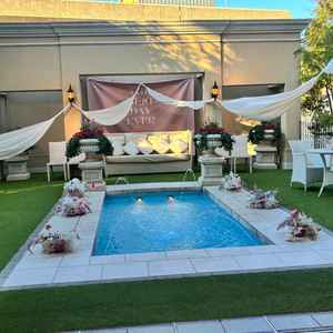 インガーデン。披露宴会場と繋がる海外風の庭園で写真映えし、ゲストの思い出写真にも最適だと感じました。