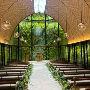 事前にサイトで見ている通りの綺麗なチャペルでした。