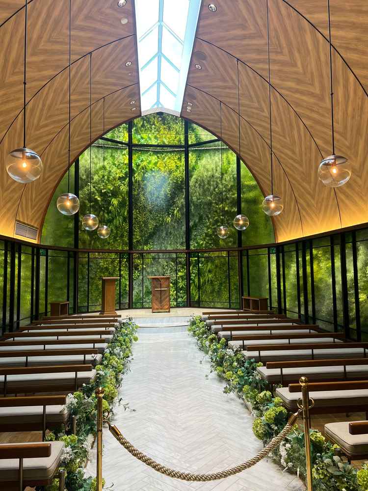 事前にサイトで見ている通りの綺麗なチャペルでした。