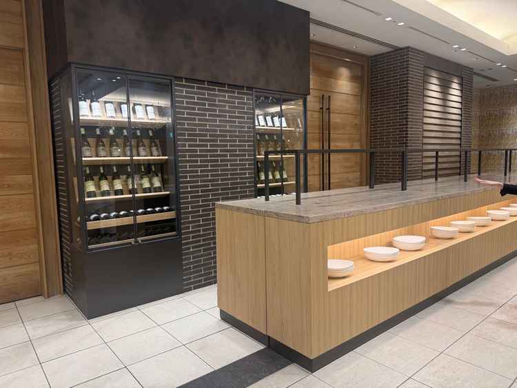 食事を大事にしており、各披露宴に対して調理場を設けていることで出来立てが食べられます。