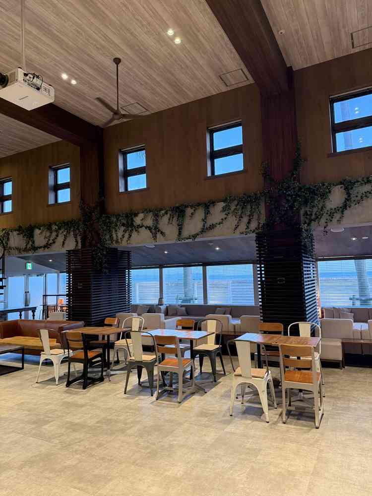 挙式前にゲストがくつろぎながら過ごせるおしゃれな待合スペースです。