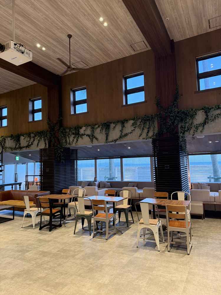 挙式前にゲストがくつろぎながら過ごせるおしゃれな待合スペースです。