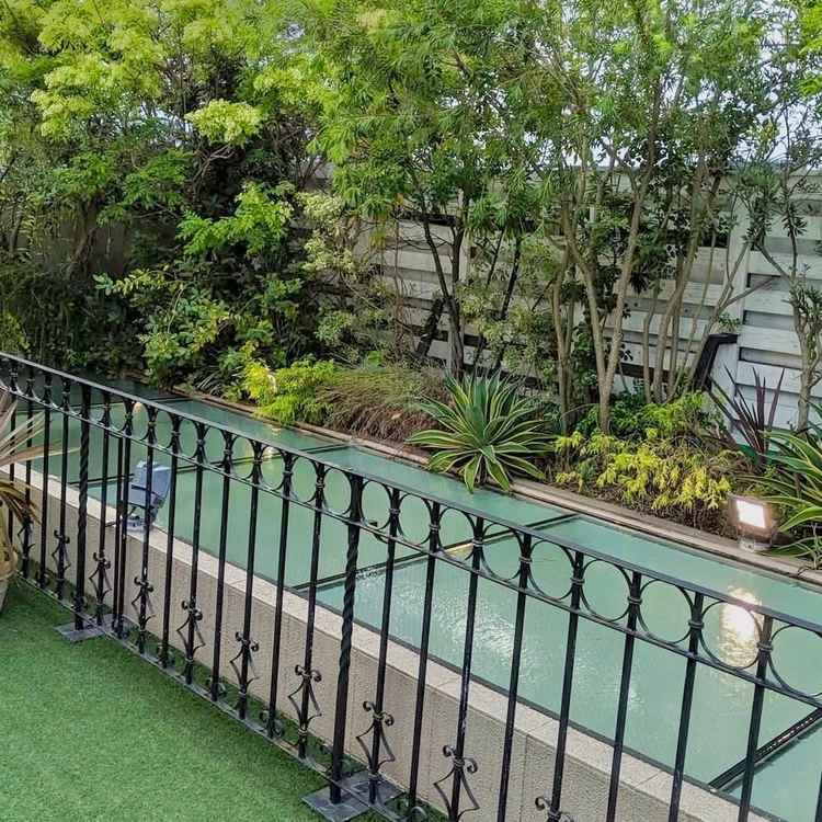 こちらの水を通してチャペルに陽の光が射すそうで、とても綺麗でした