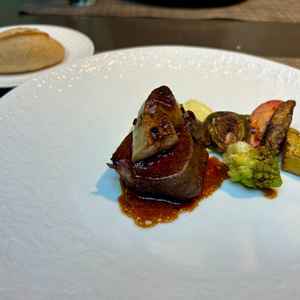 試食の肉料理。