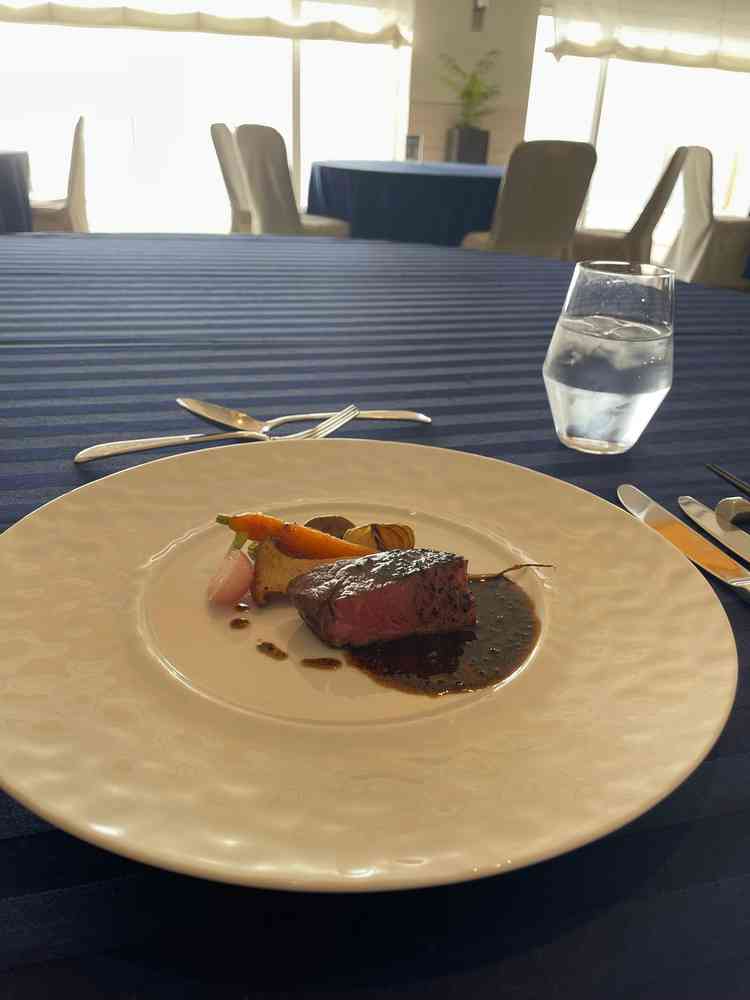 お肉料理も美味しかったです。お肉が柔らかくてよかった