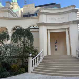 挙式後、フラワーシャワーを行う場所