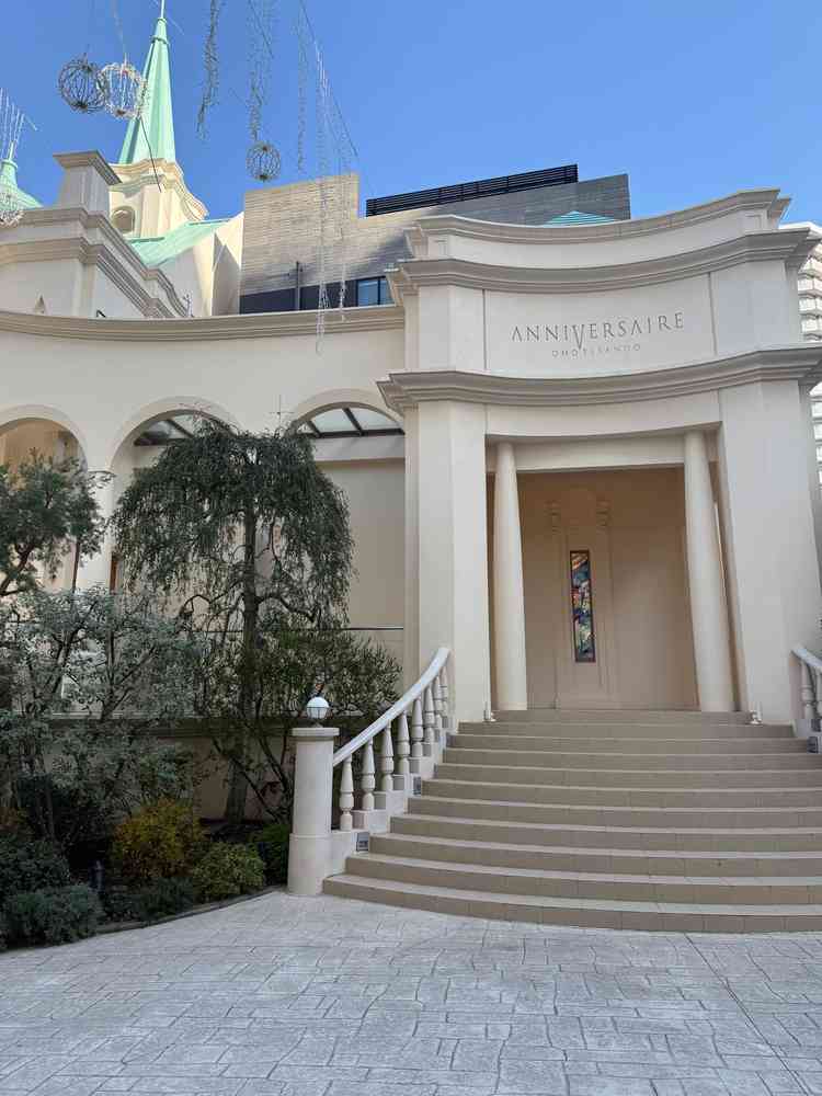 挙式後、フラワーシャワーを行う場所