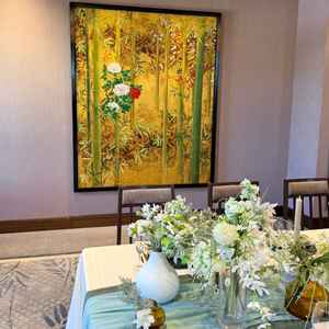 披露宴会場の写真。和と洋の融合した、高級感あふれる空間でした。