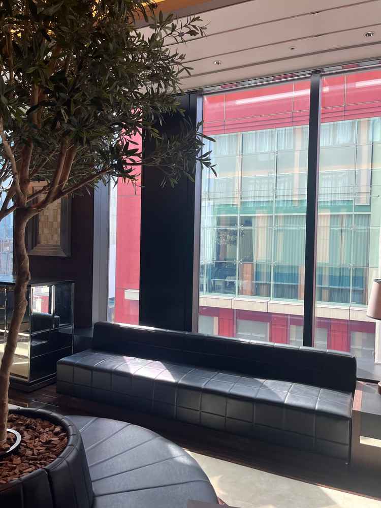 目の前は資生堂のビルでした。