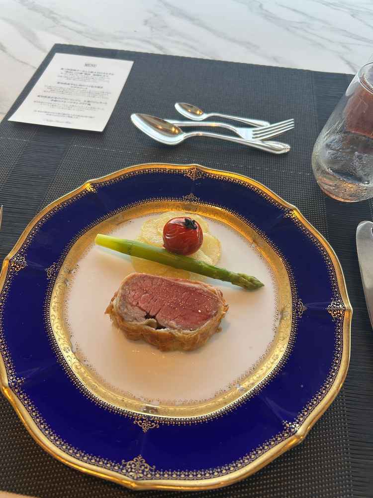 パイ包みの牛肉がとても美味しい。
