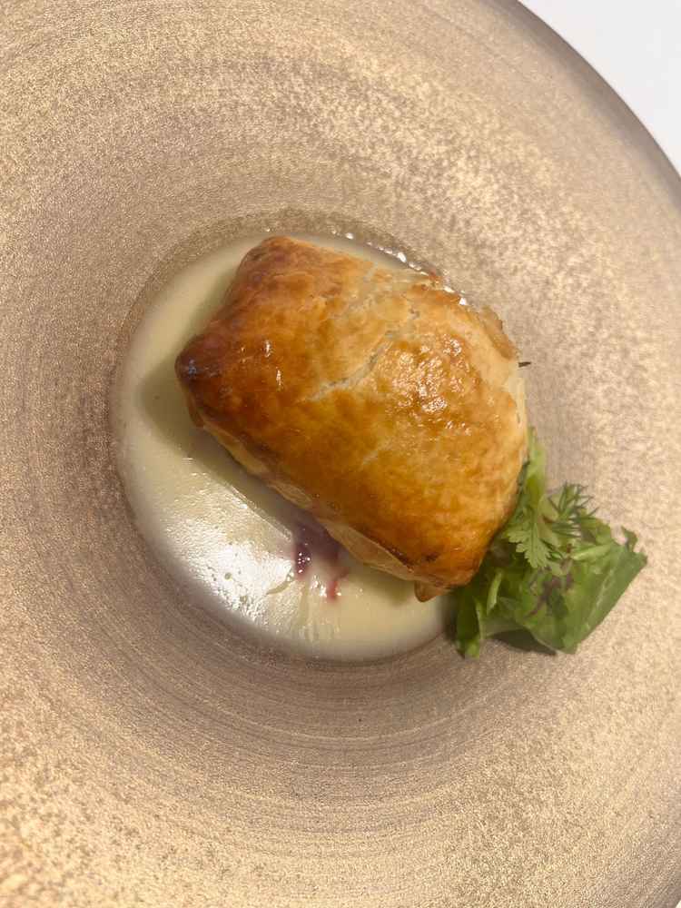 魚のパイ包が非常に美味しかったです