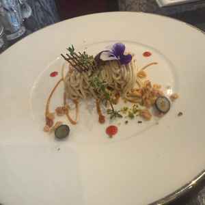 季節の食材を使用したスイーツ。彩りが良くとても美味しかったです。