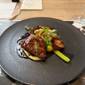 試食でいただいた肉料理。