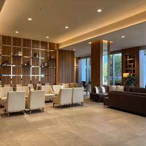 テラス:待合スペース。外にも出られる待合スペースで子どもも参加しやすそうです。