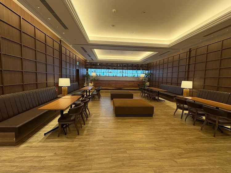 1番広い会場の前にあるホワイエ。とても広くてゲストにゆっくり寛いでもらえそうだと思った。