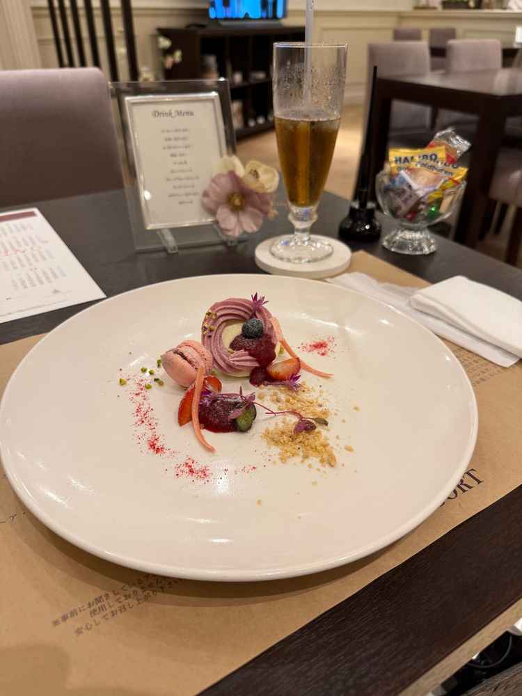 繊細で華やか、かつ美味しいデザートが最高でした。