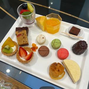 スイーツの試食。種類豊富で楽しめました。