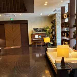 別館館内、ラグジュアリーて陽気に楽しめそうな雰囲気の会場