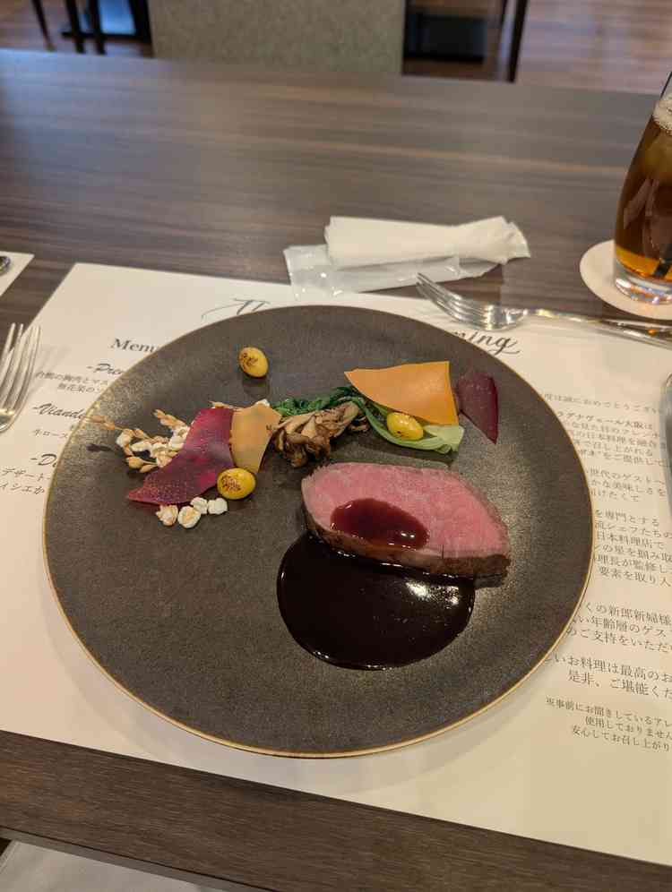 試食の料理(メインディッシュの肉料理)