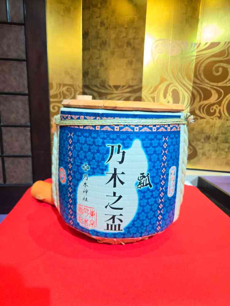 ケーキ入刀などの代わりに、和を感じられる鏡開きを実施することが出来る。