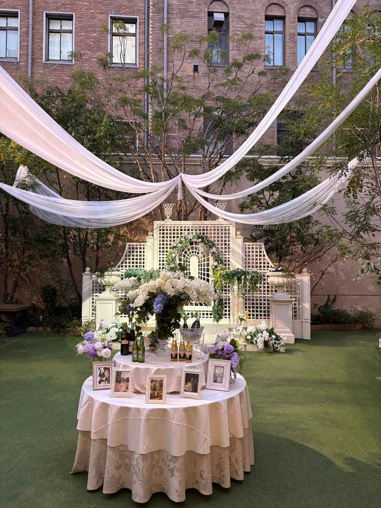 ガーデンではブーケトスやお菓子巻き、ビールかけまでできるとの事で多様なニーズに応えられます。