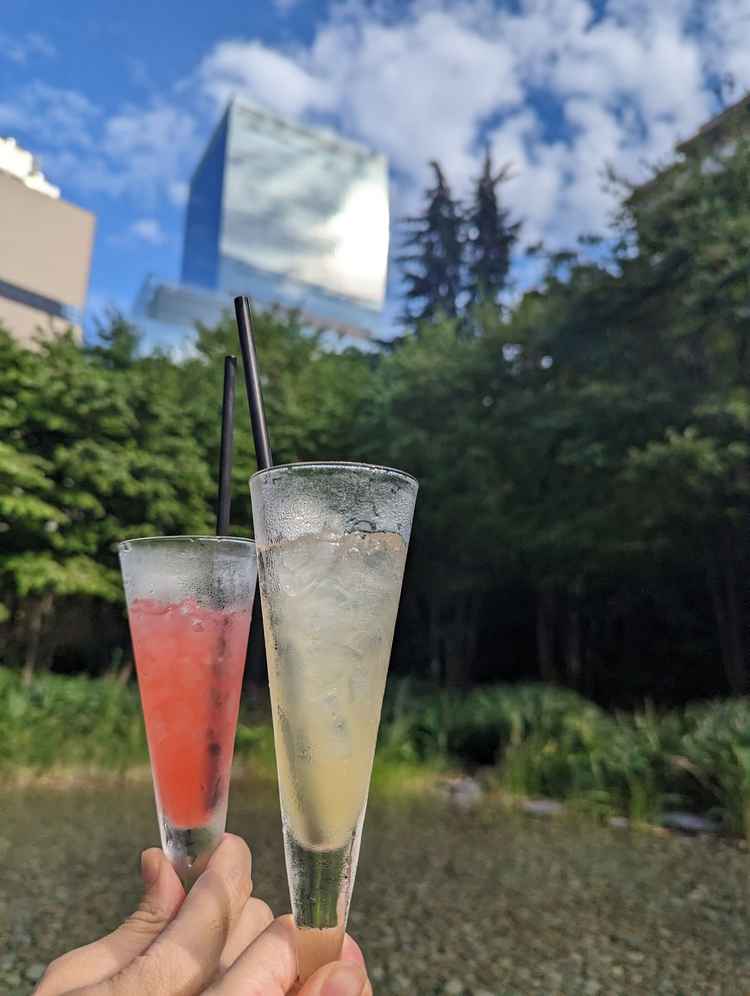 外の空間を使った演出が考えられるのは魅力的。