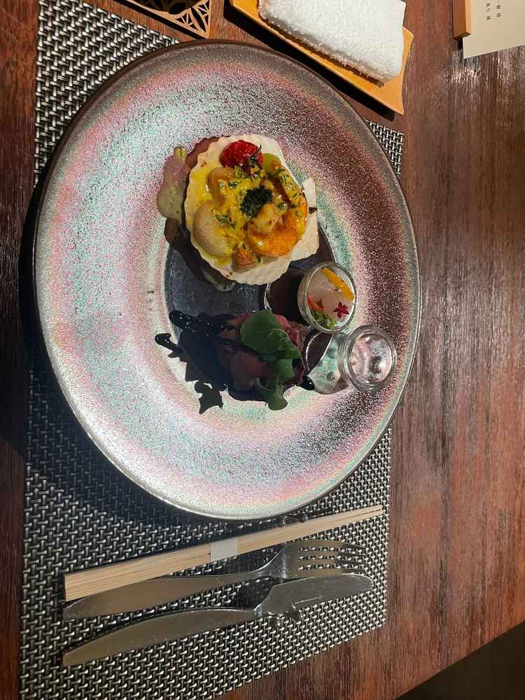 試食のメインです。箸で食べることができるメニューとわかりやすい味で食べやすいと感じました。