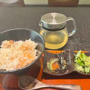 追加料金にはなりますが、鯛飯＆お茶漬けスタイルはとっても美味しく、披露宴でも出したい一品です