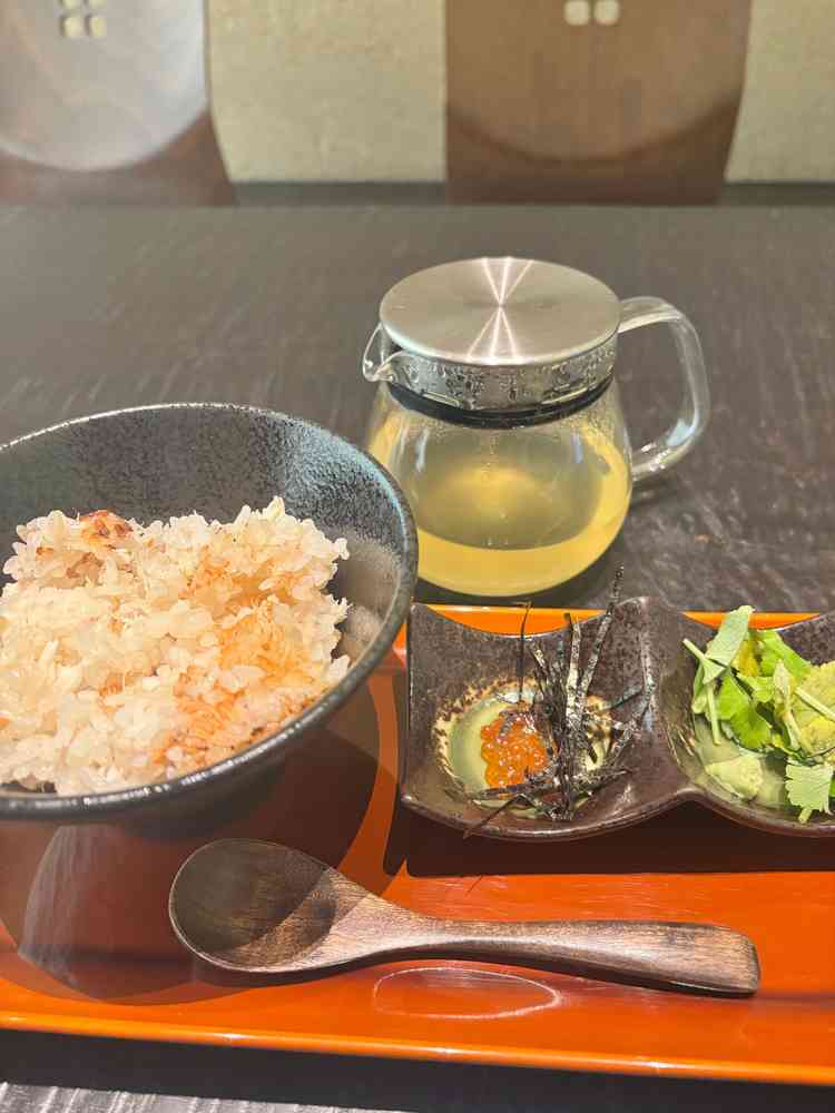 追加料金にはなりますが、鯛飯＆お茶漬けスタイルはとっても美味しく、披露宴でも出したい一品です