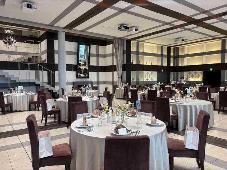 披露宴会場2。大人っぽく素敵でした。