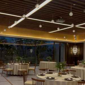 パーティー会場です。ここにはキッズスペースもあり、ガラスなので広く感じられ、規模感もピッタリです。