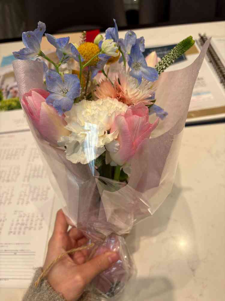 オリジナルの花束をフラワーコーディネーターの方と一緒に作ることができた