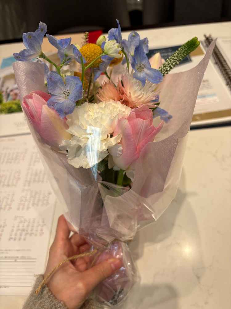 オリジナルの花束をフラワーコーディネーターの方と一緒に作ることができた