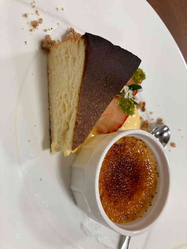 試食会のデザート。チーズケーキがとても美味しかったです。