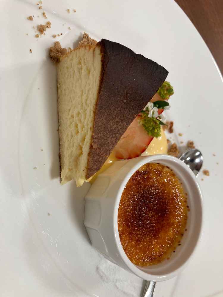 試食会のデザート。チーズケーキがとても美味しかったです。