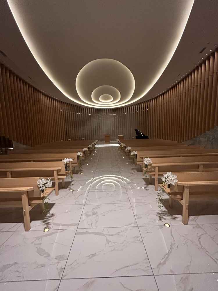 チャペルは最後にカーテンが開くという演出でとても素敵でした。