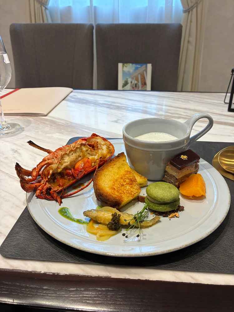 ひとつひとつのお料理にアレンジがあってとても美味しかったです